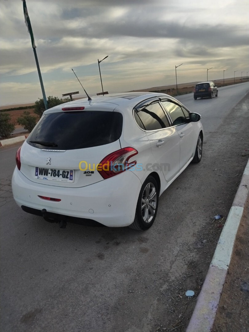 Peugeot 208 2015 Allure