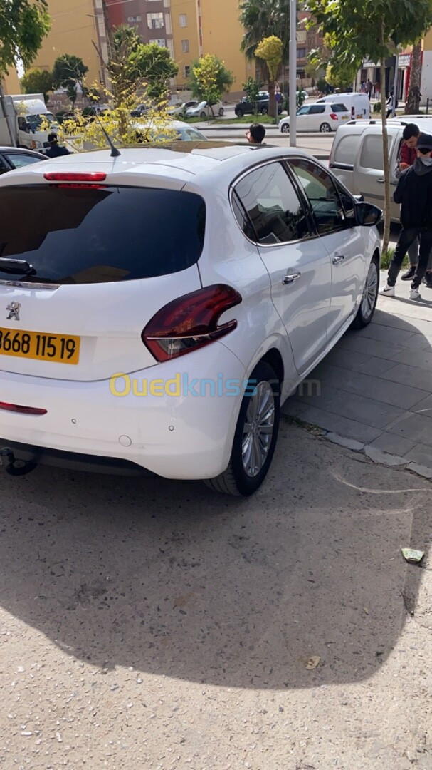 Peugeot 208 2015 Allure Facelift