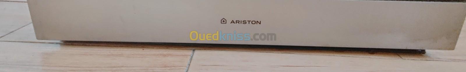 Four encastrable Ariston mixte gaz elct