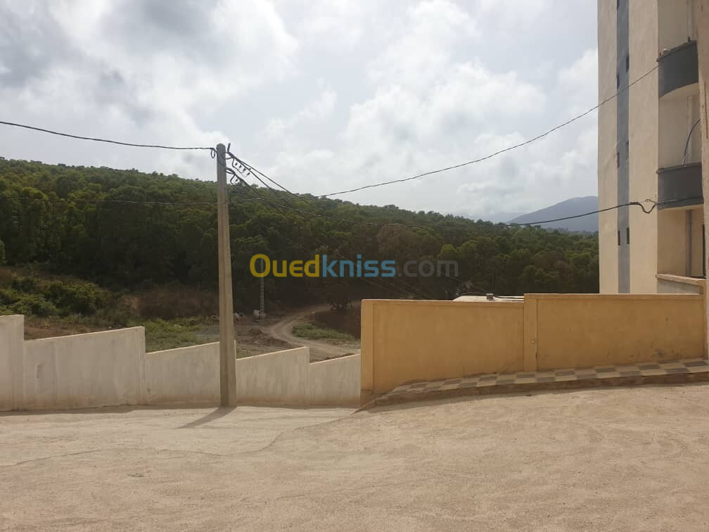 Vente Appartement F3 Tizi Ouzou Azeffoun