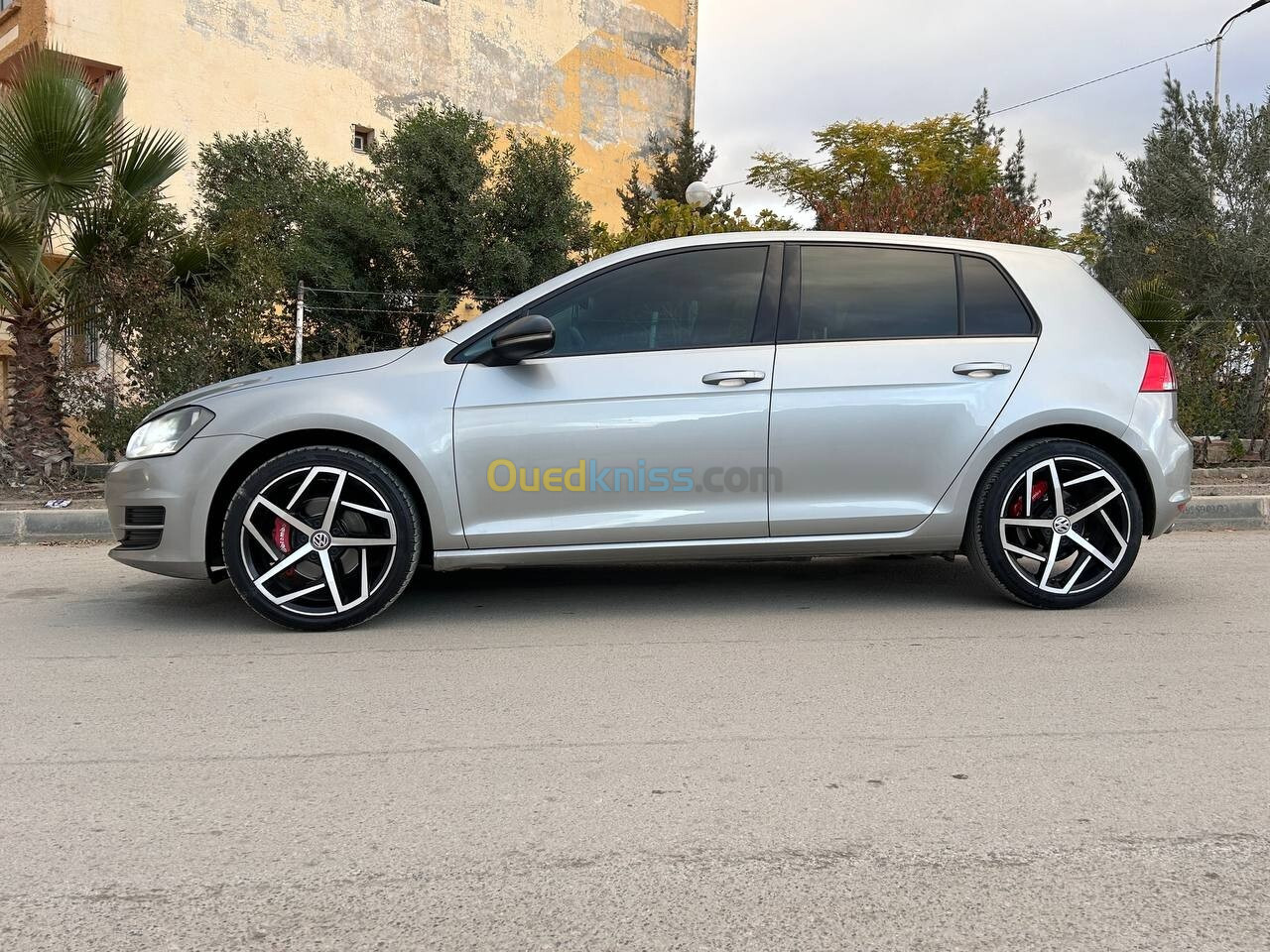 Volkswagen Golf 7 2014 Trend line