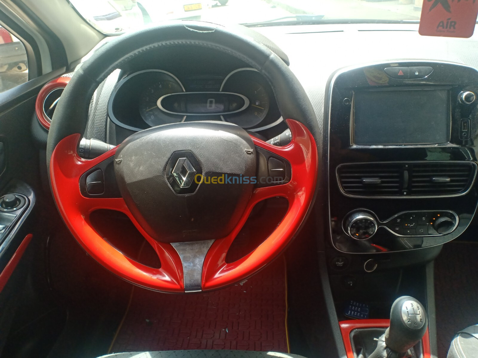 Peugeot 208 2013 