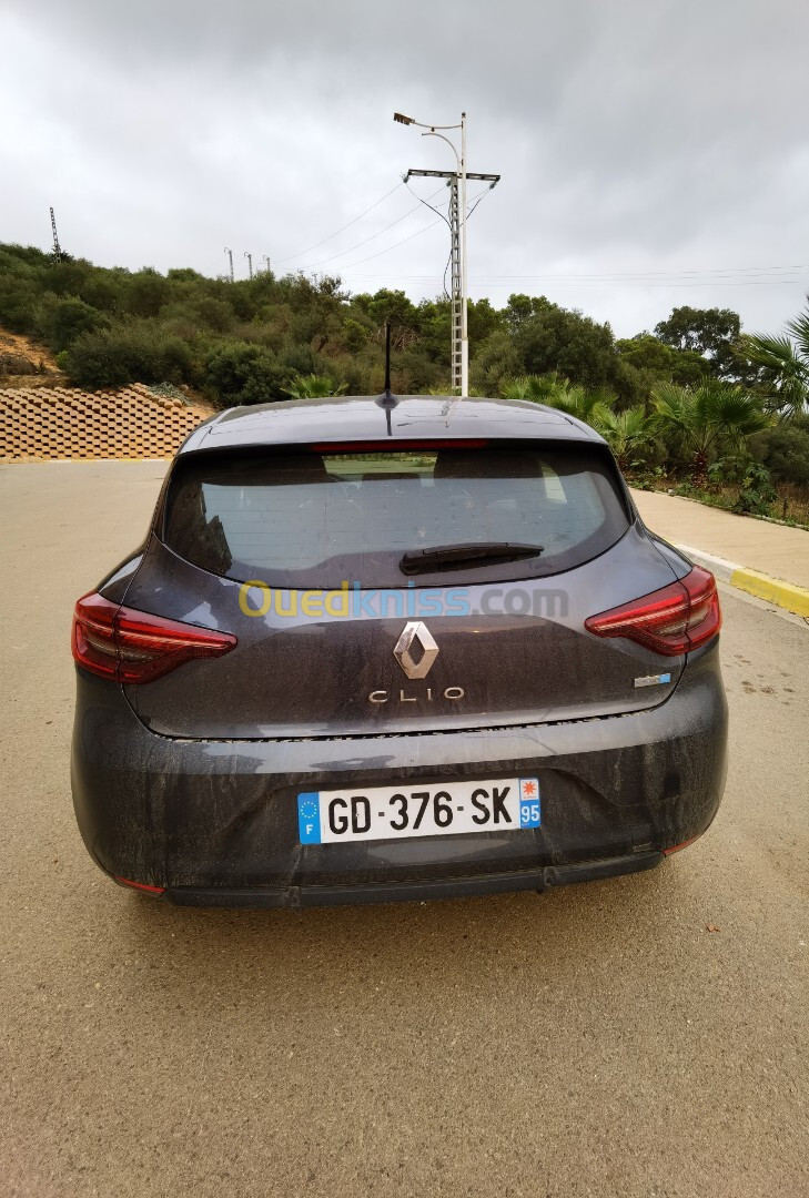 Renault Clio 5 E-tech 2021 