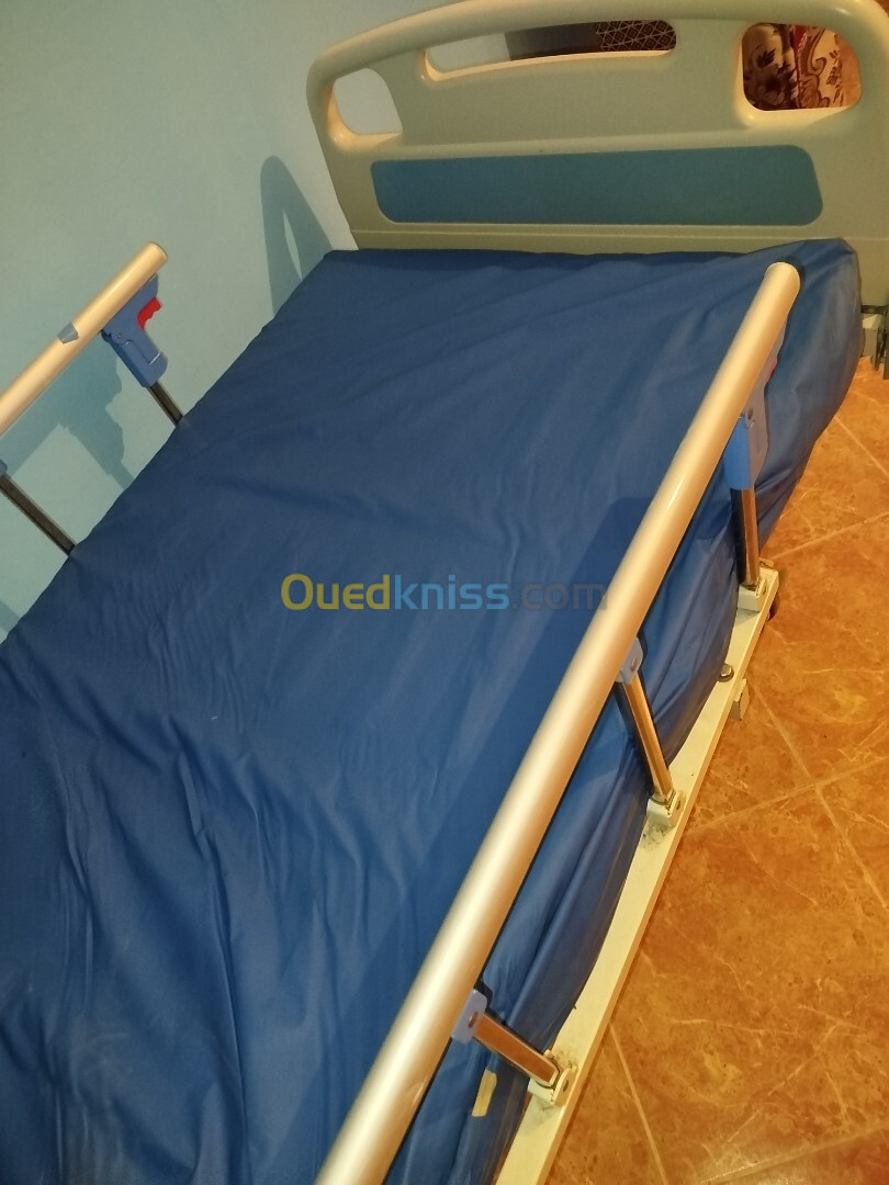 Lit médicalisé + matelas 