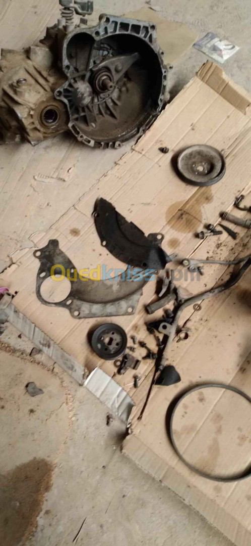 Hyundai Accent GLS 2011 Moteur pour piece