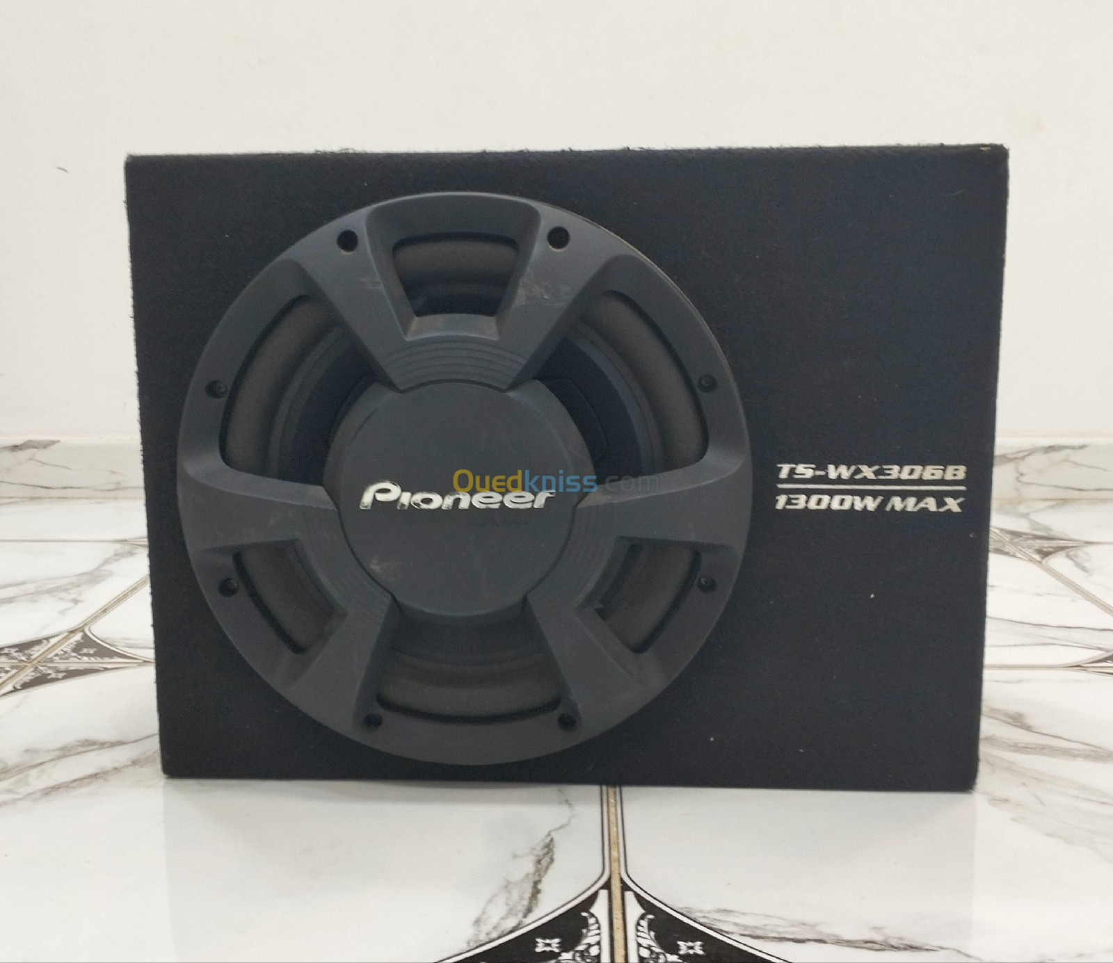 GM Xplod 1000w  Xm-N1004 Pioneer TS-WAX3068 1300W MAX