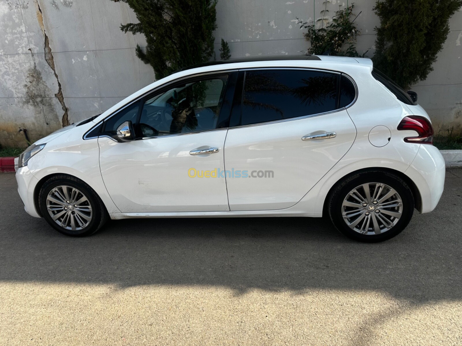 Peugeot 208 2015 Allure Facelift