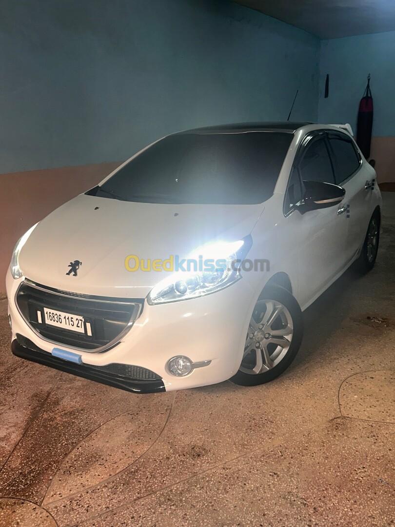 Peugeot 208 2015 