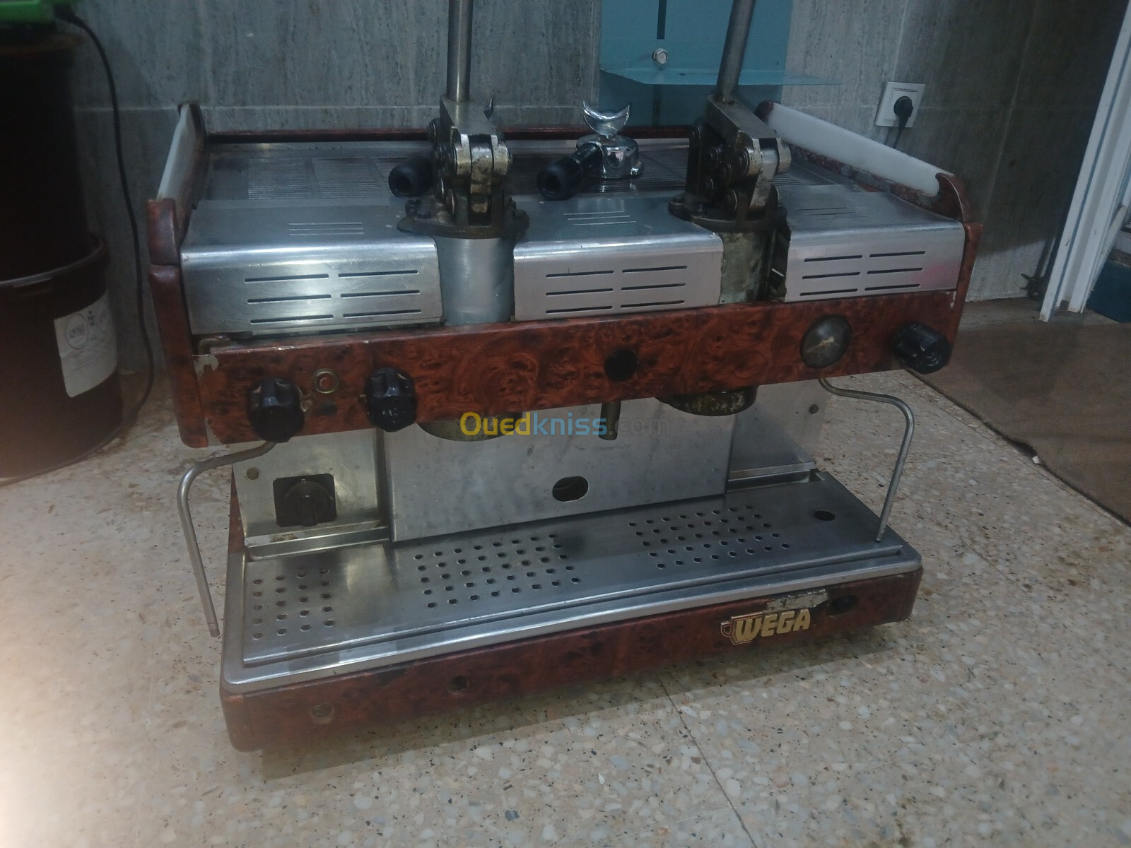 Machine a café conti wega 2 bras