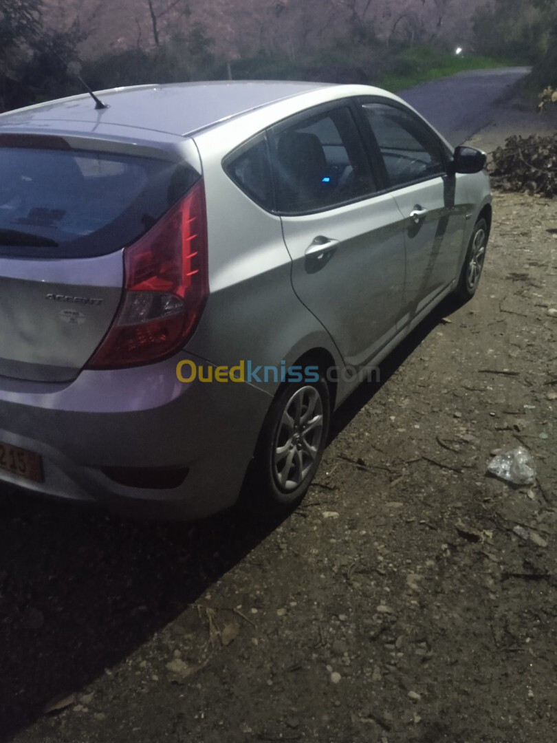 Hyundai Accent RB  5 portes 2012 