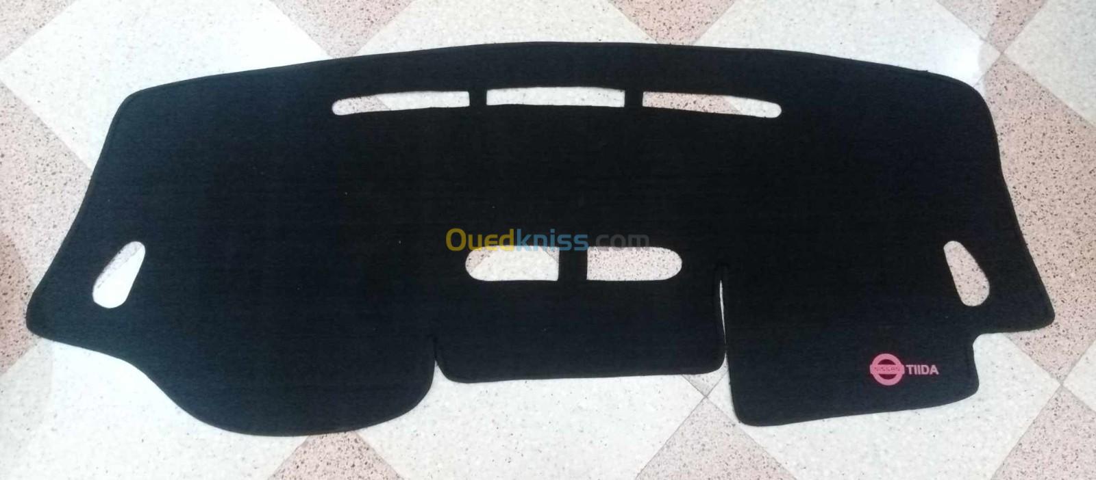 Tapis tableau de bord nissan tiida 