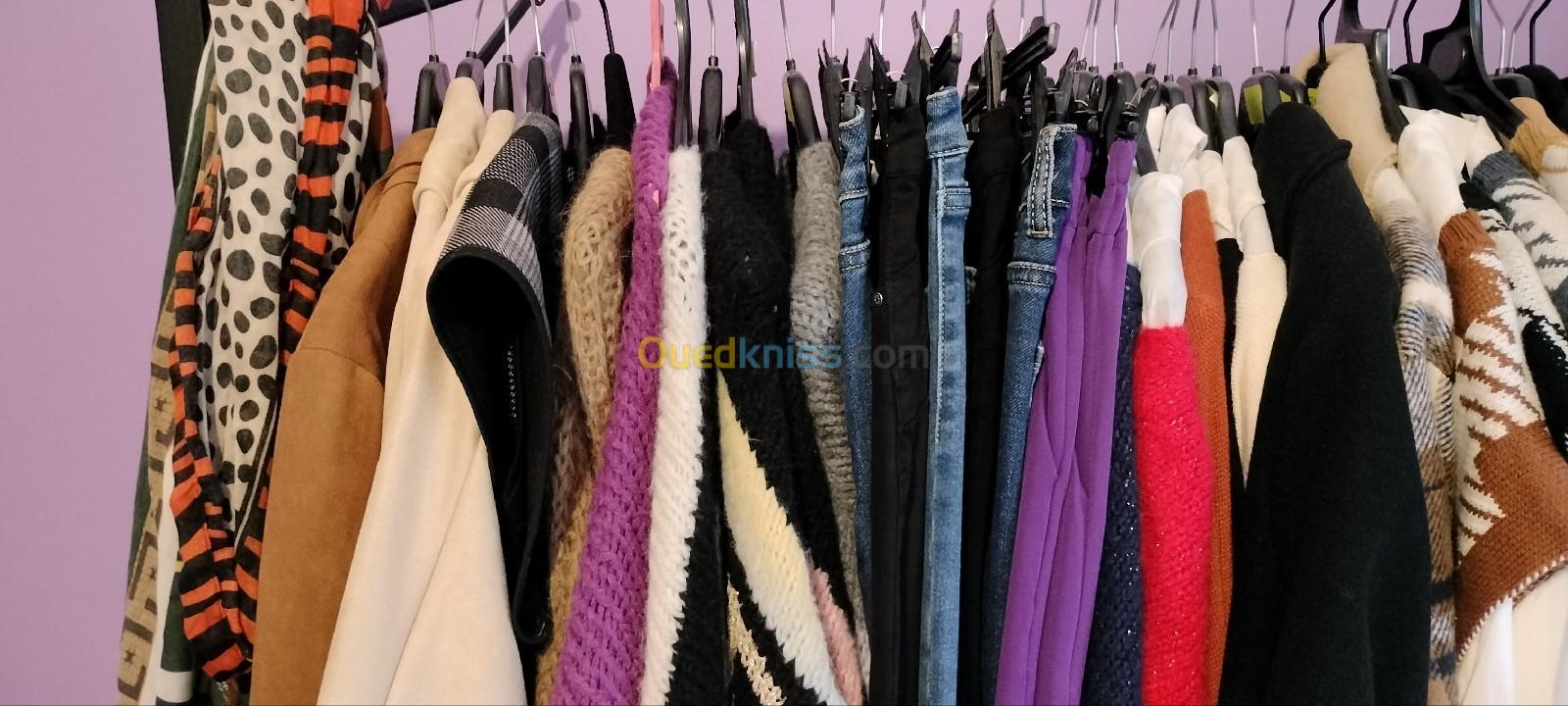 Vend Lot de vêtements Pour Femmes neuf sous étiquettes.