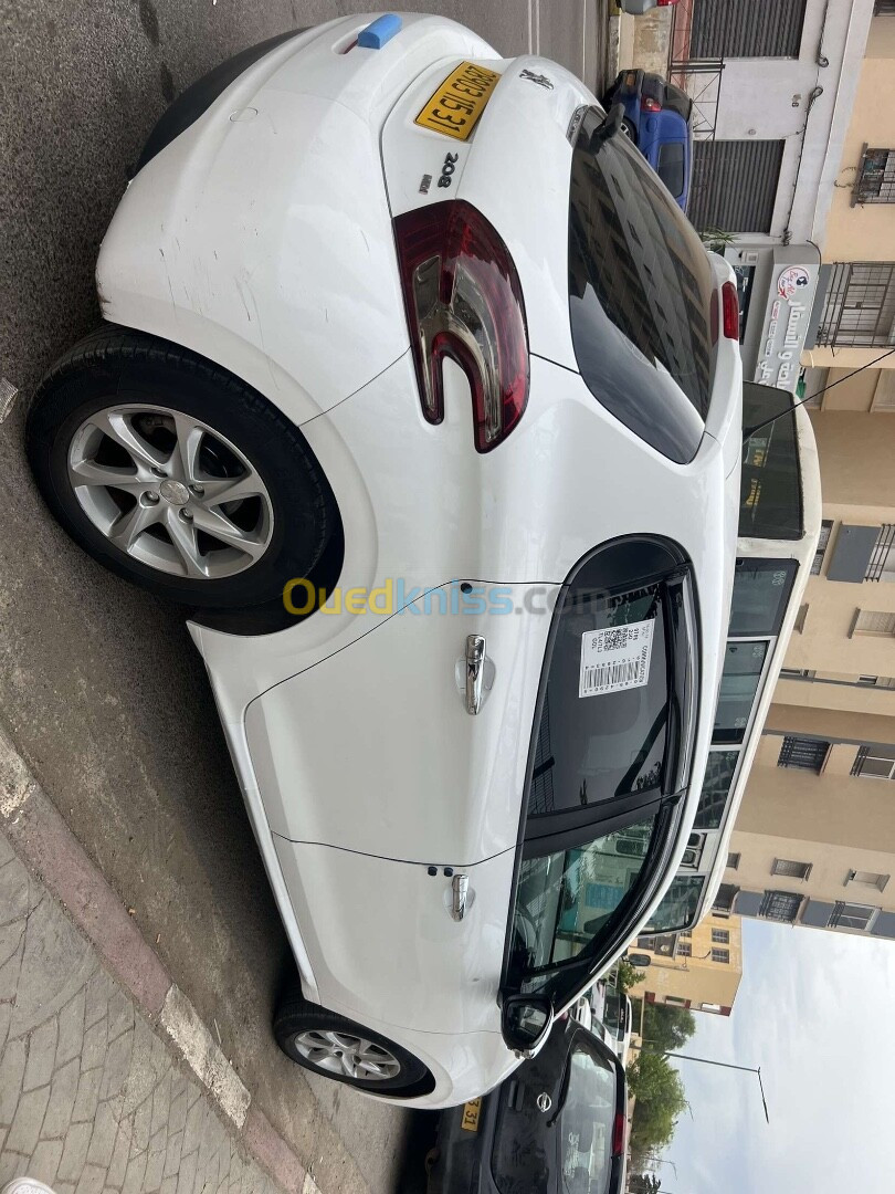 Peugeot 208 2015 208