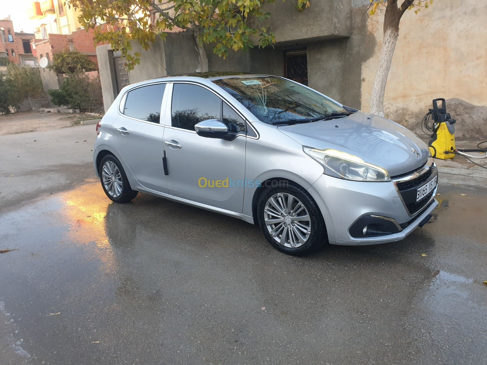 Peugeot 208 2015 Allure Facelift