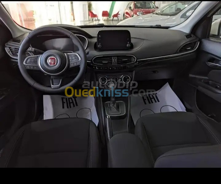 Fiat tipo 2024 urbain,.(life metah)