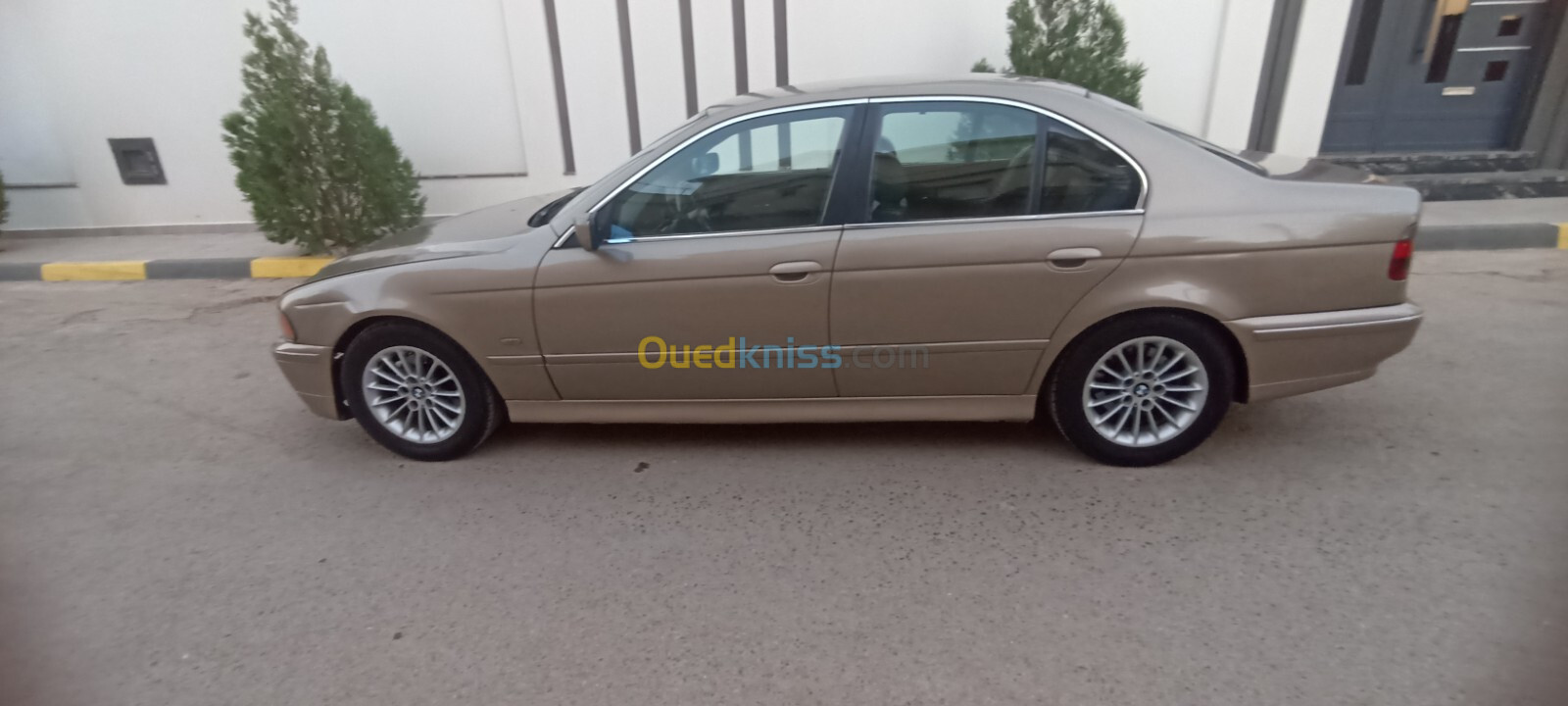 BMW Série 5 2001 525