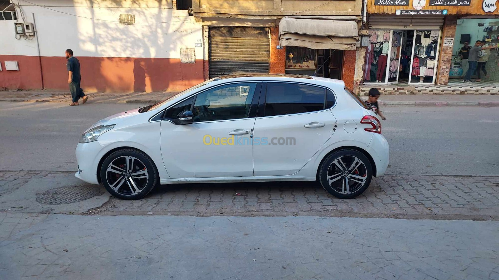 Peugeot 208 2015 Allure