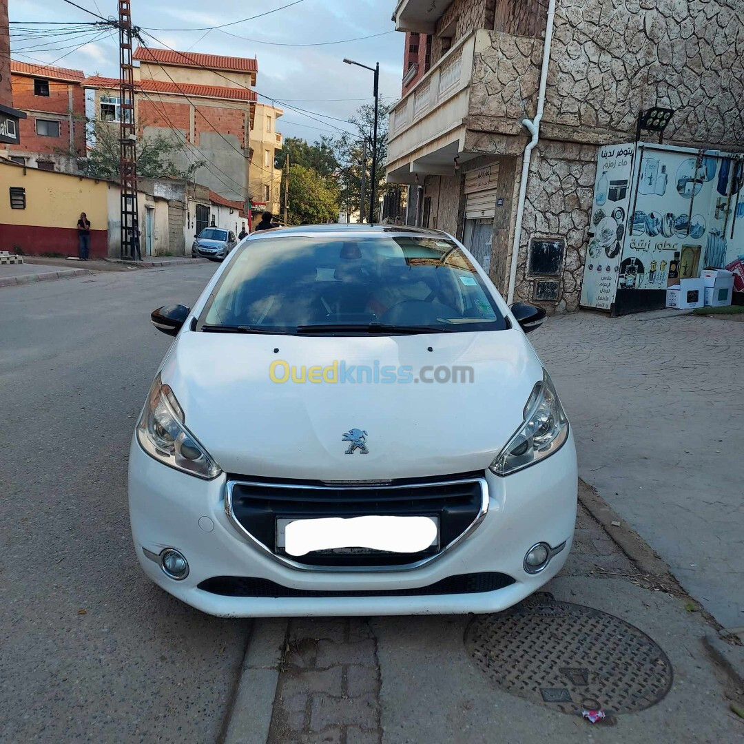 Peugeot 208 2015 Allure