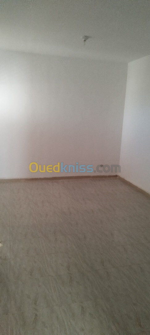 Vente Appartement F4 Relizane Oued rhiou