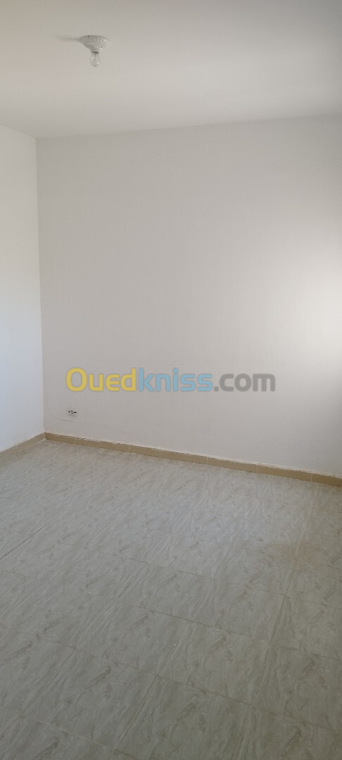 Vente Appartement F4 Relizane Oued rhiou