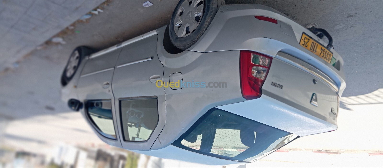 Dacia Logan 2010 لاتوت