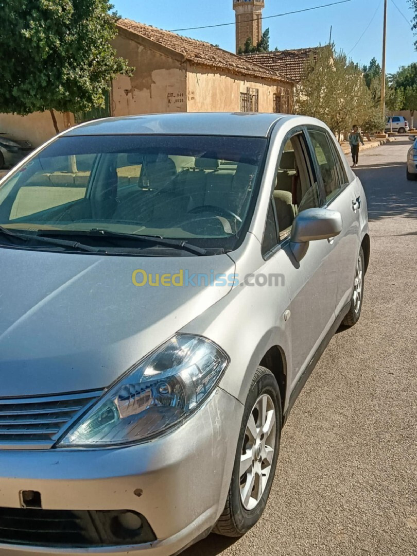 Nissan Tiida 5 portes 2007 Tiida 5 portes