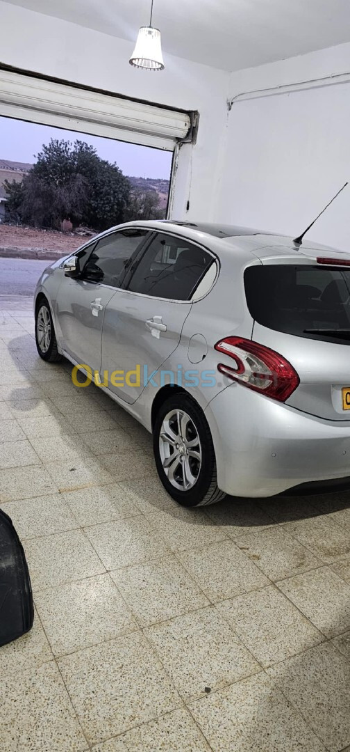 Peugeot 208 2014 Allure