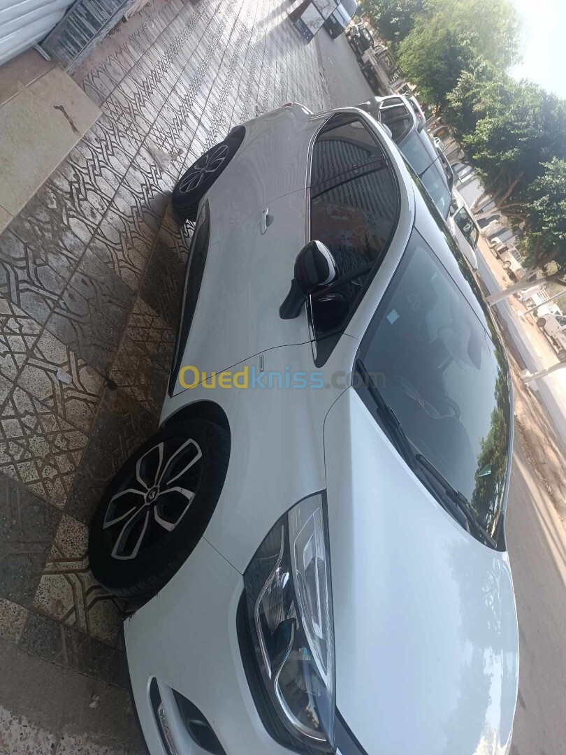 Renault Clio 4 2019 Limited 2