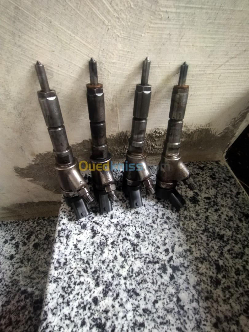 4 injecteur peugot  2L avec pompe HB 