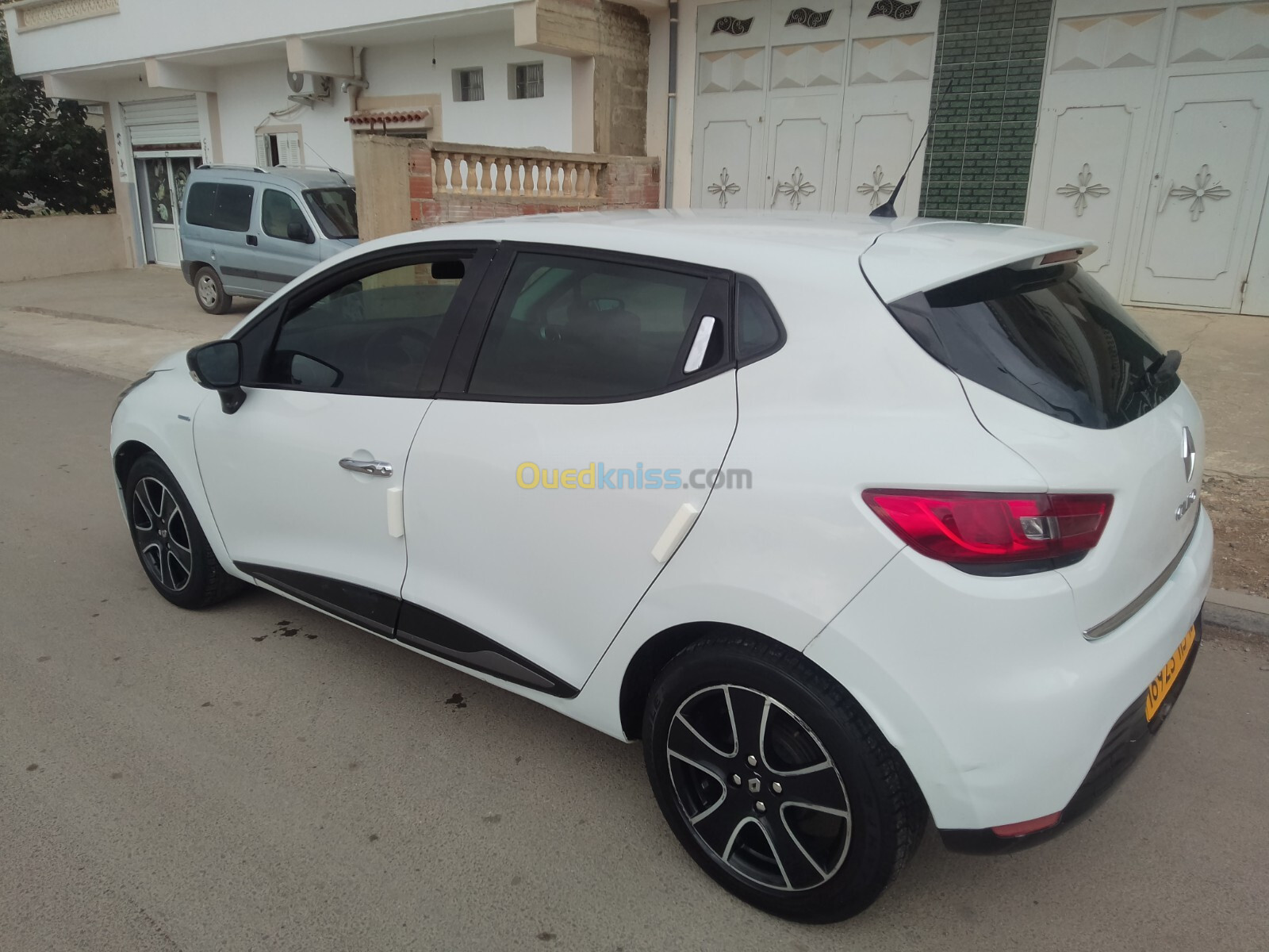 Renault Clio 4 2015 Limited 2