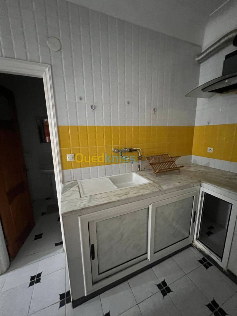 Location Appartement F1 Oran Es senia