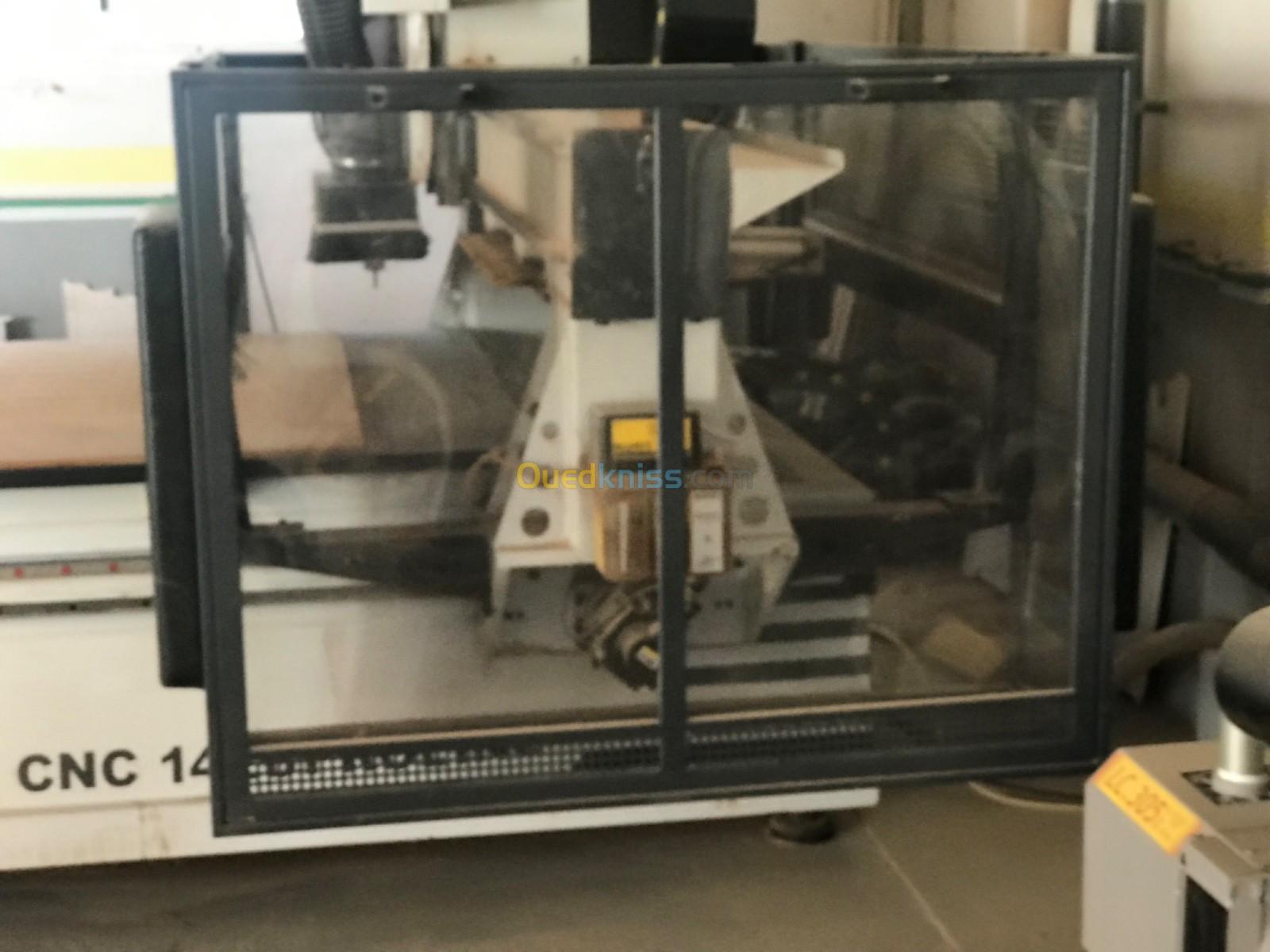 CNC WOODWORKING MACHINE