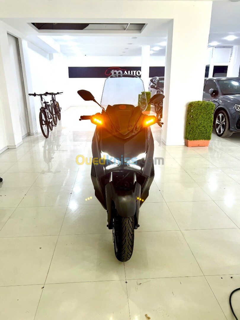 Yamaha Xmax 300 2024