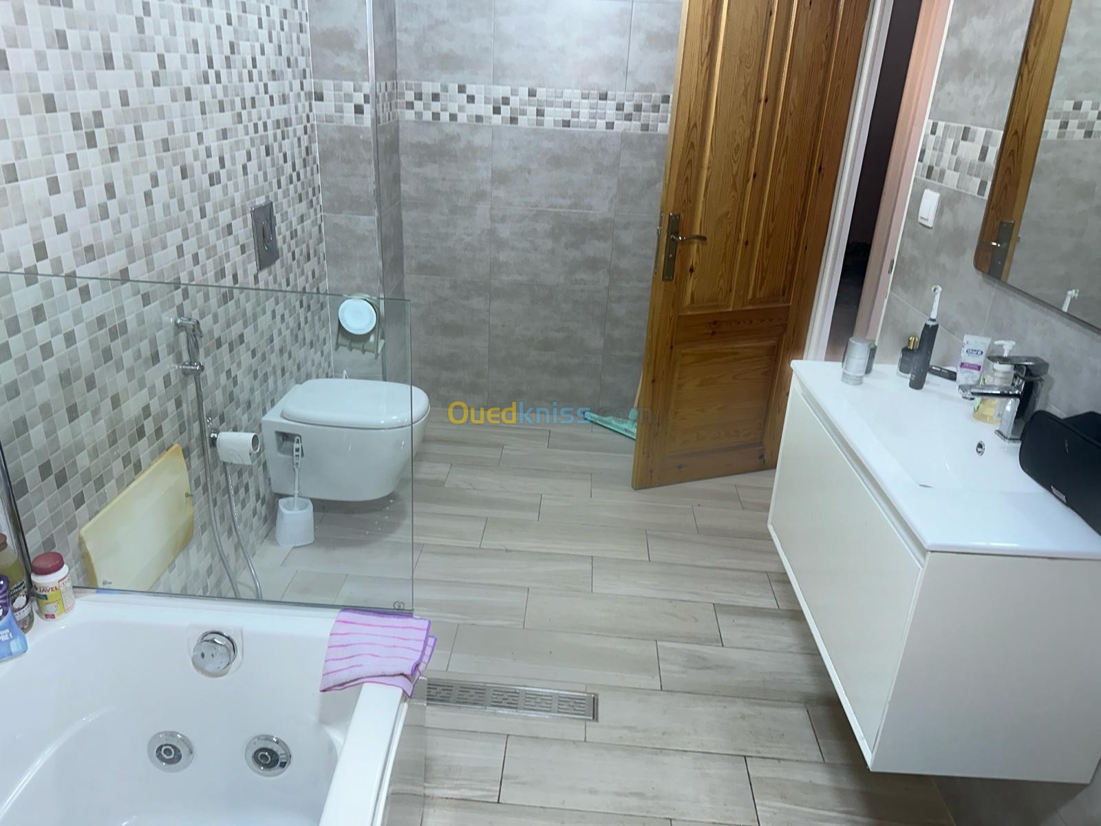 Vente Appartement F6 Alger Bordj el bahri