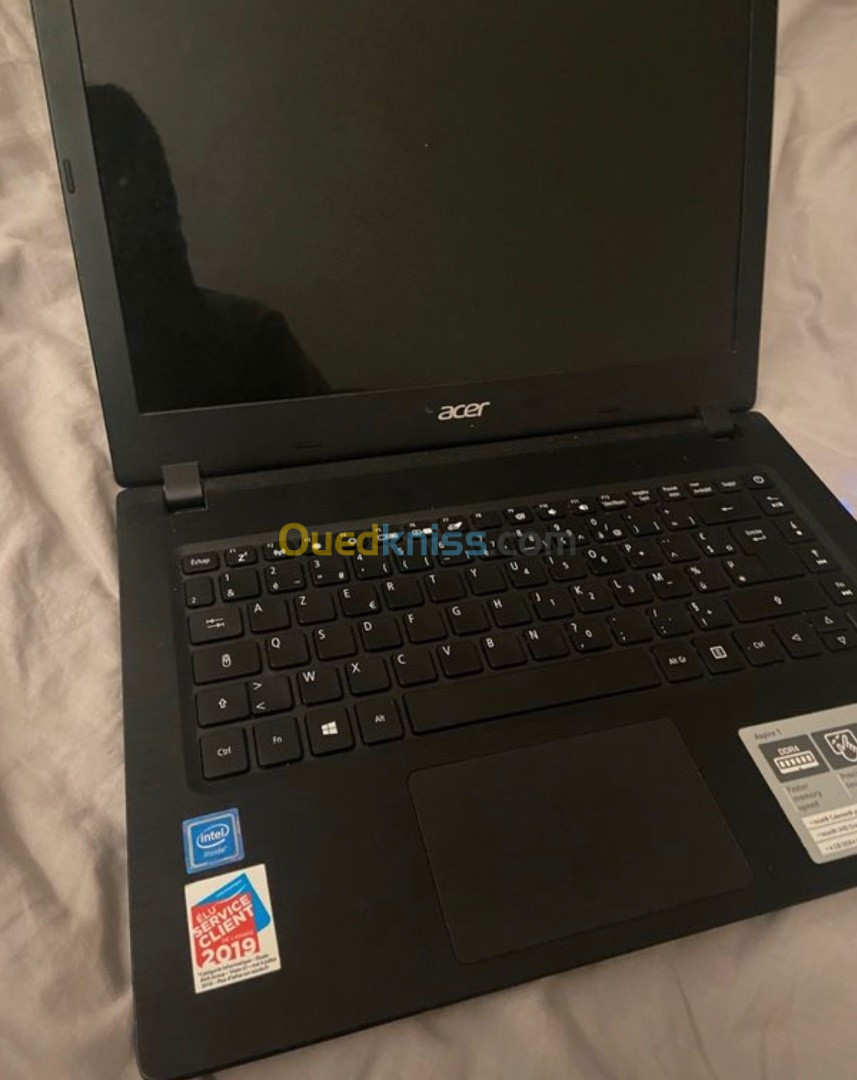 Acer aspire 1 