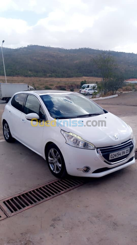 Peugeot 208 2014 