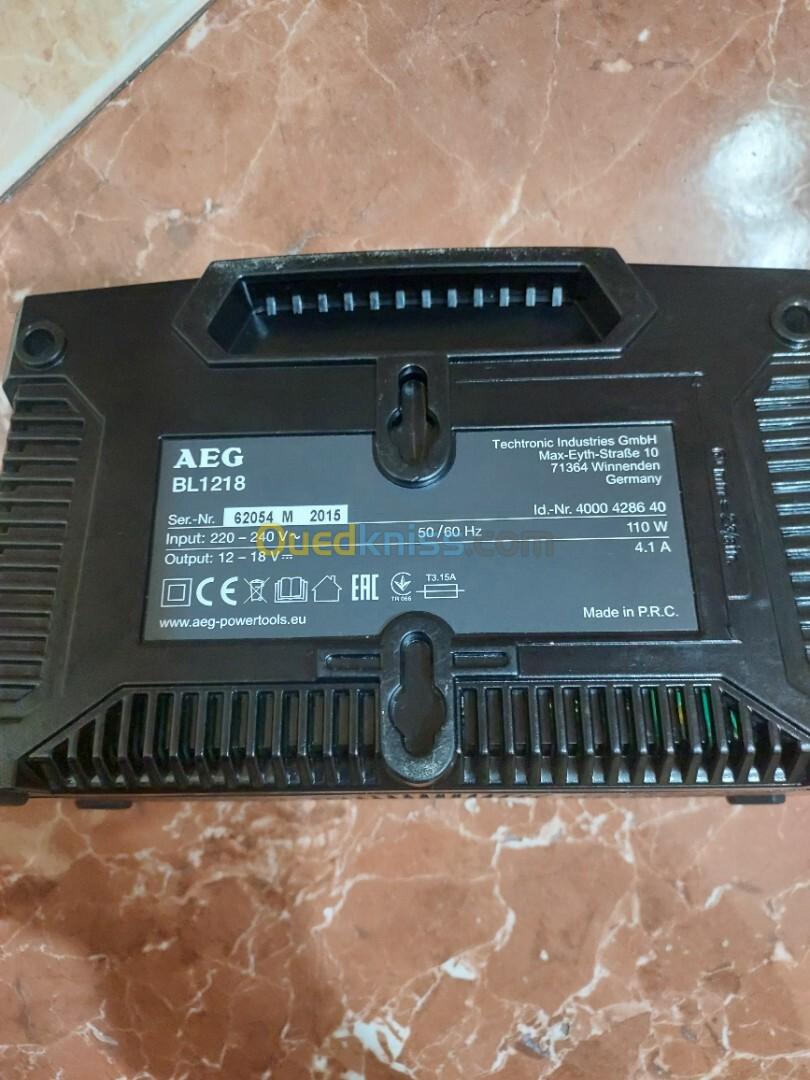 Chargeur AEG (12, 14, 18v)