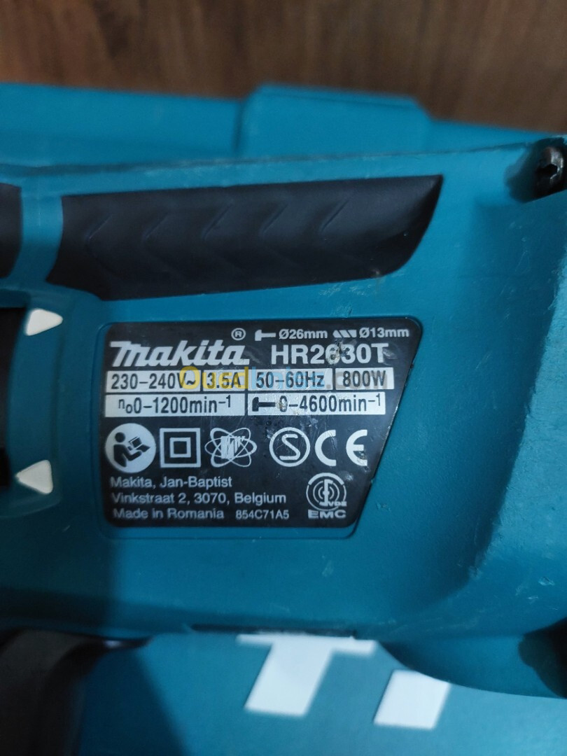 Perforateur Makita 800w