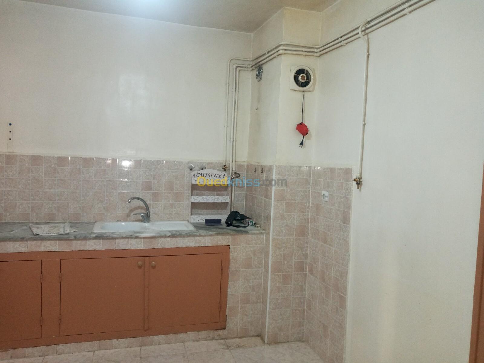 Location Appartement F3 Alger Les eucalyptus