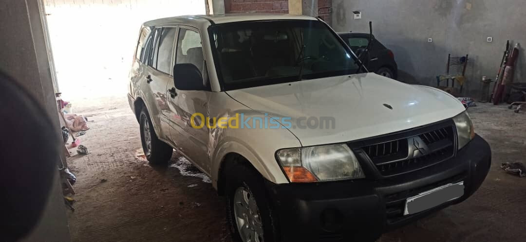 Mitsubishi Pajero 9 places 2007 