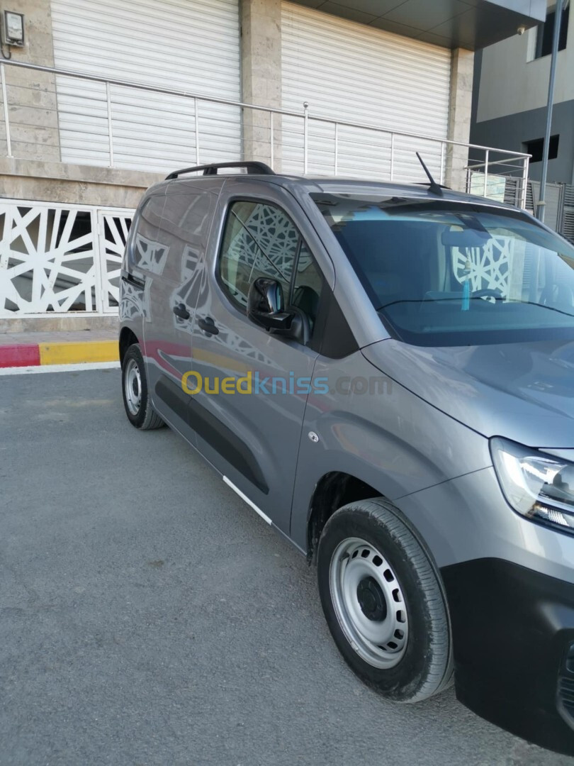 Fiat Doblo 2024 Italie