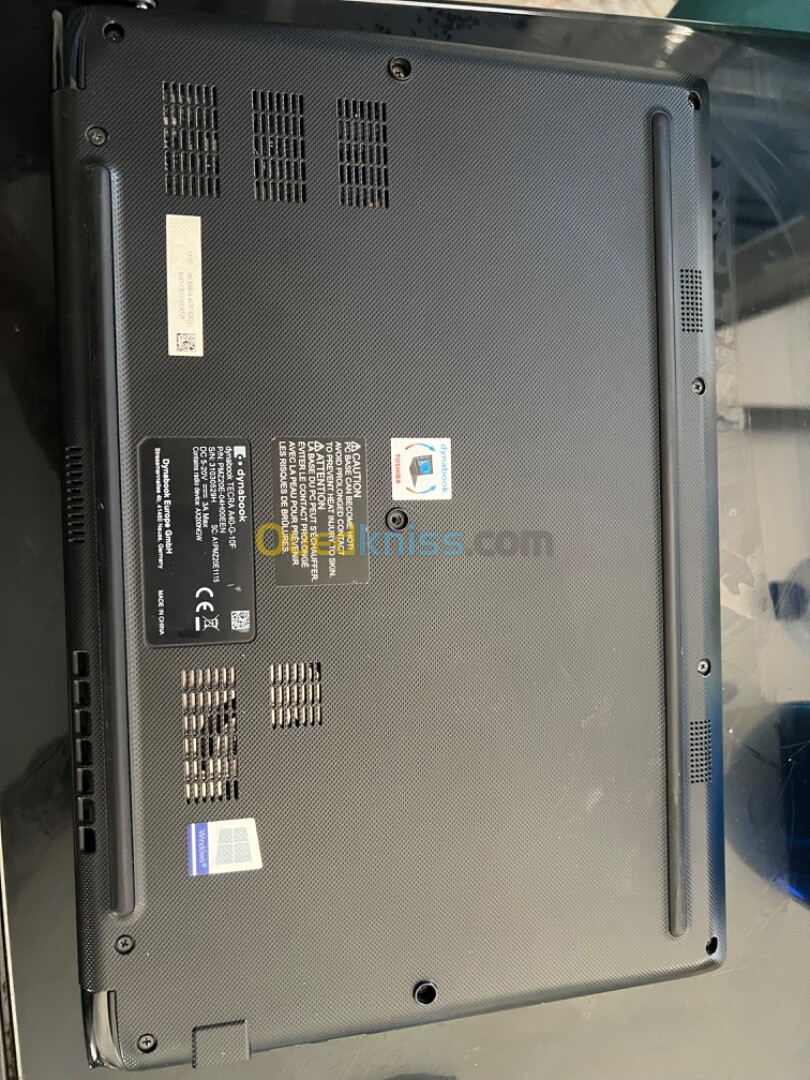 TOSHIBA Dynabook 14 TECRA i5 8 génération 12 ram 256 ssd  état 10/10