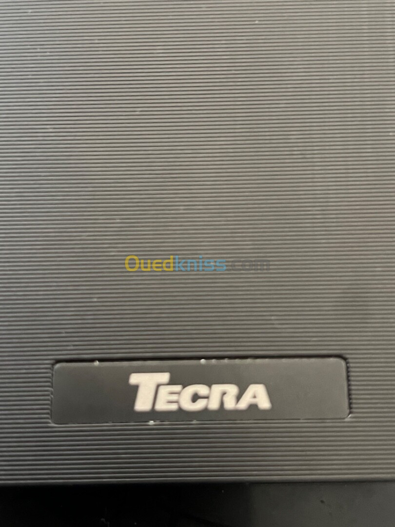 TOSHIBA DYNABOOK TECRA 14 i5 8 eme génération 