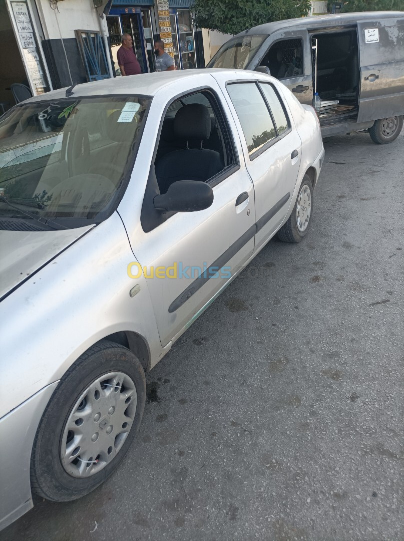 Renault Clio Classique 2006 لاتوت