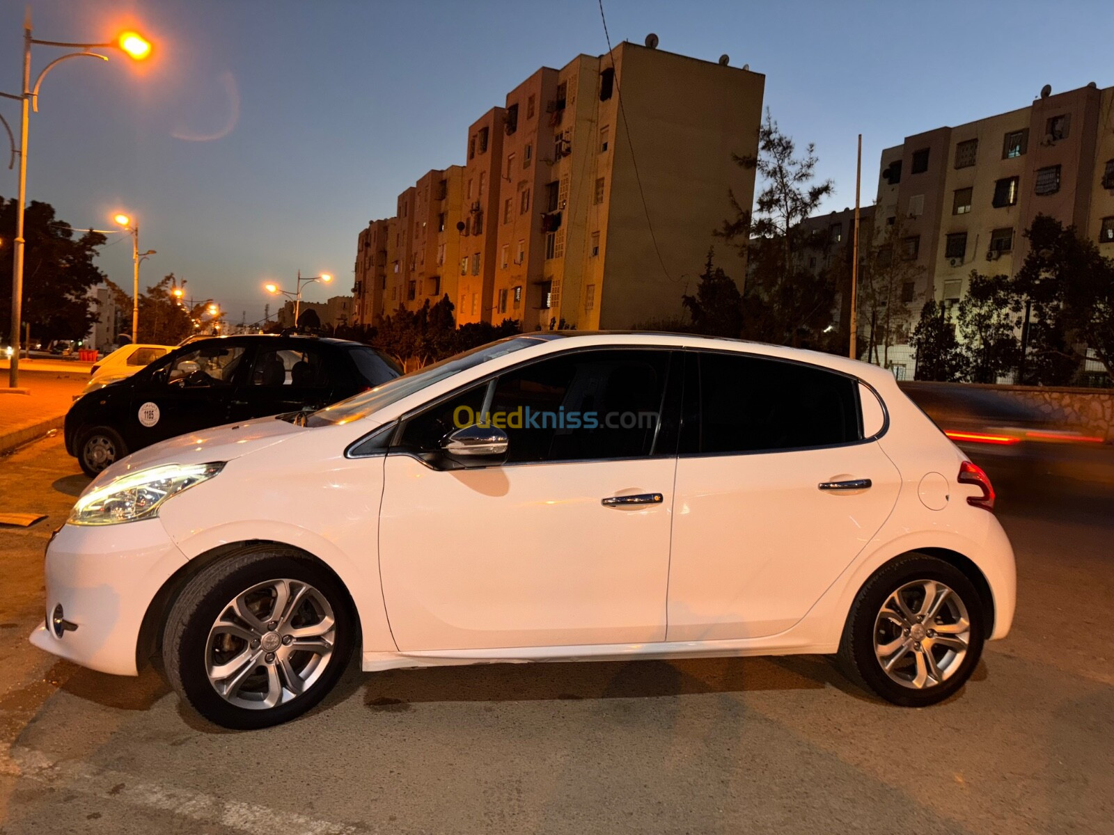 Peugeot 208 2015 Allure