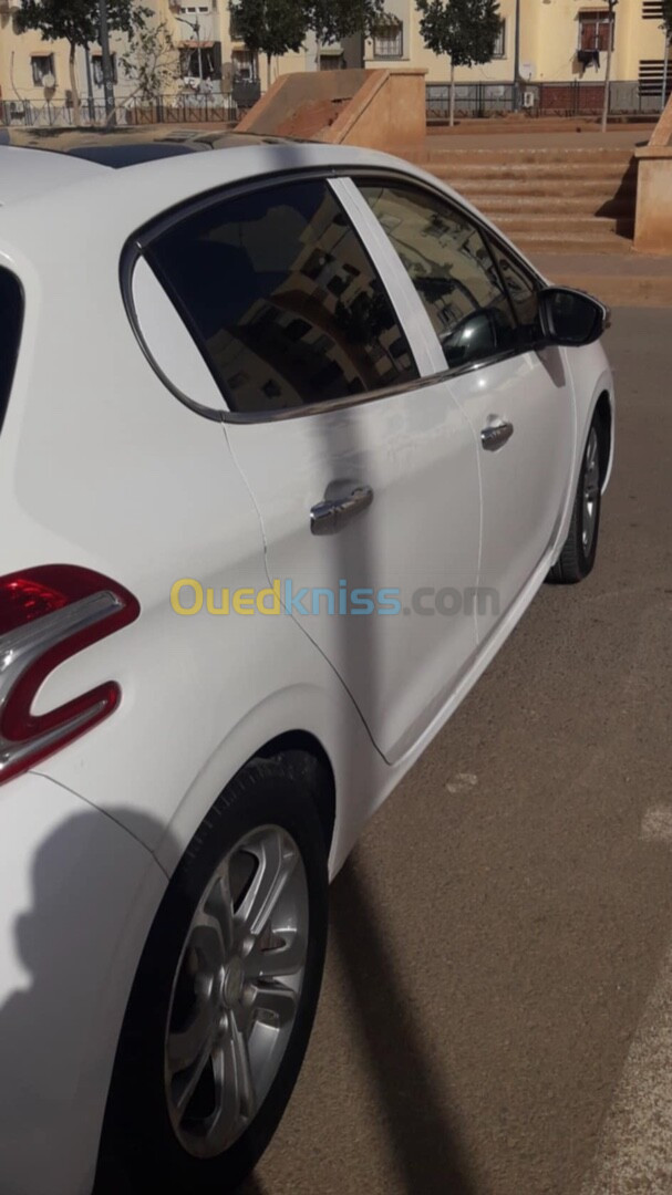 Peugeot 208 2013 Allure