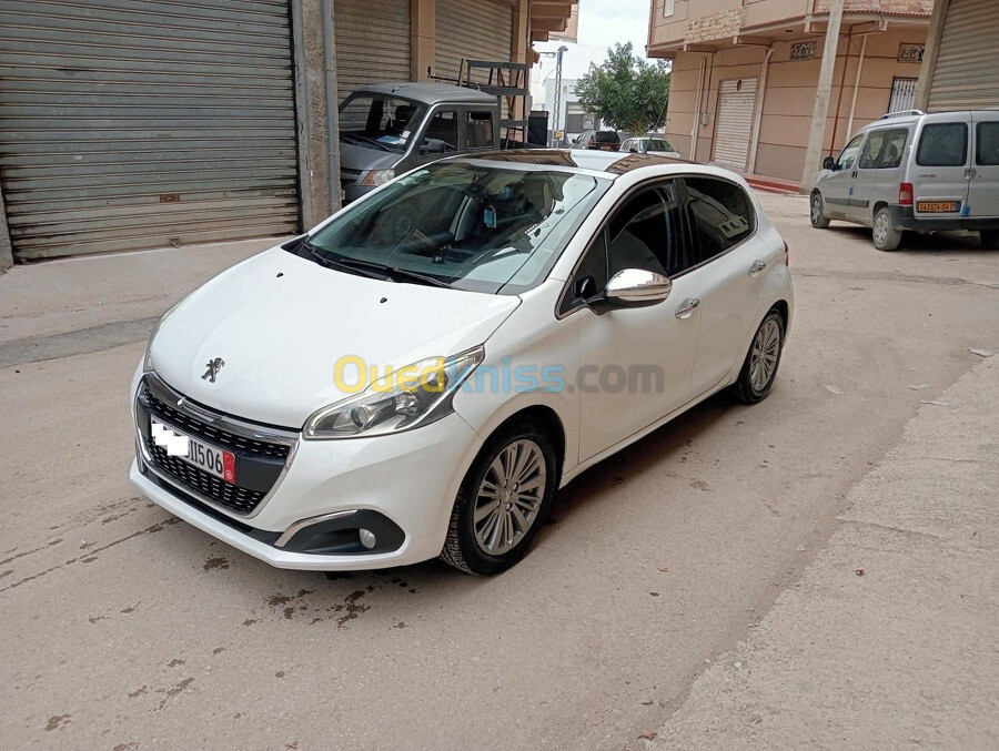 Peugeot 208 2015 Allure