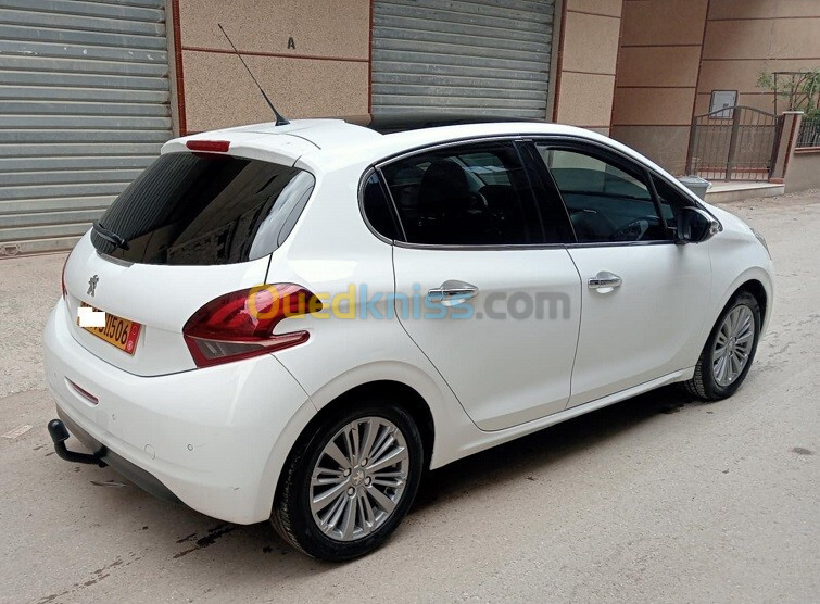 Peugeot 208 2015 Allure