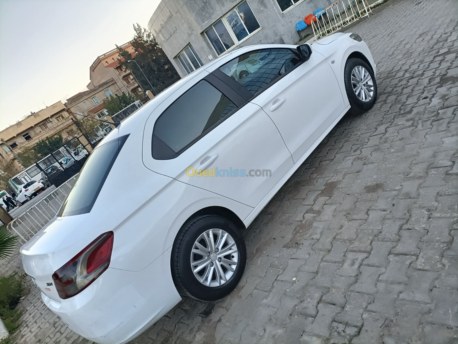 Peugeot 301 2013 Active