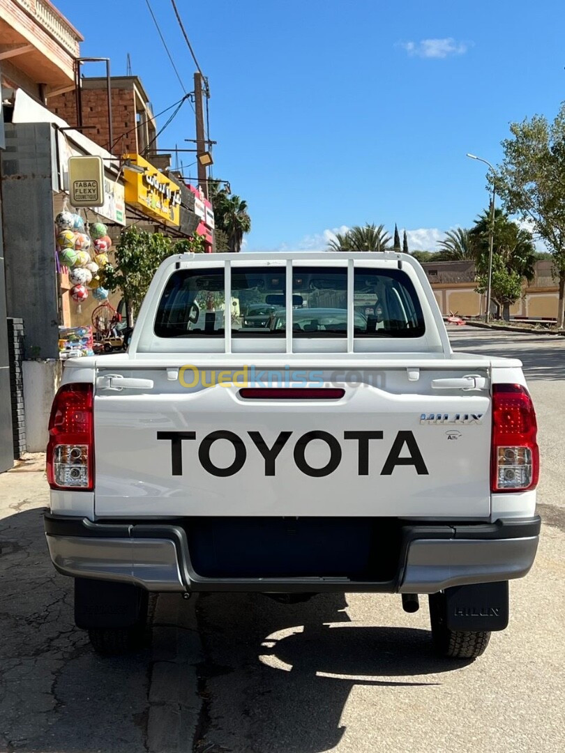 Toyota Hilux 2024 